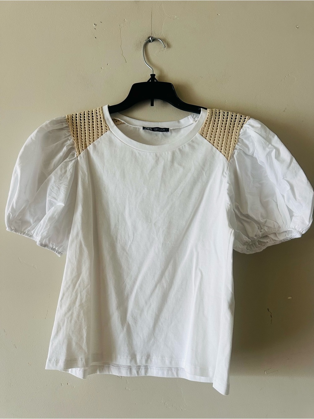 Zara White Puff-Sleeve Tee with Beige Crochet Shoulders
